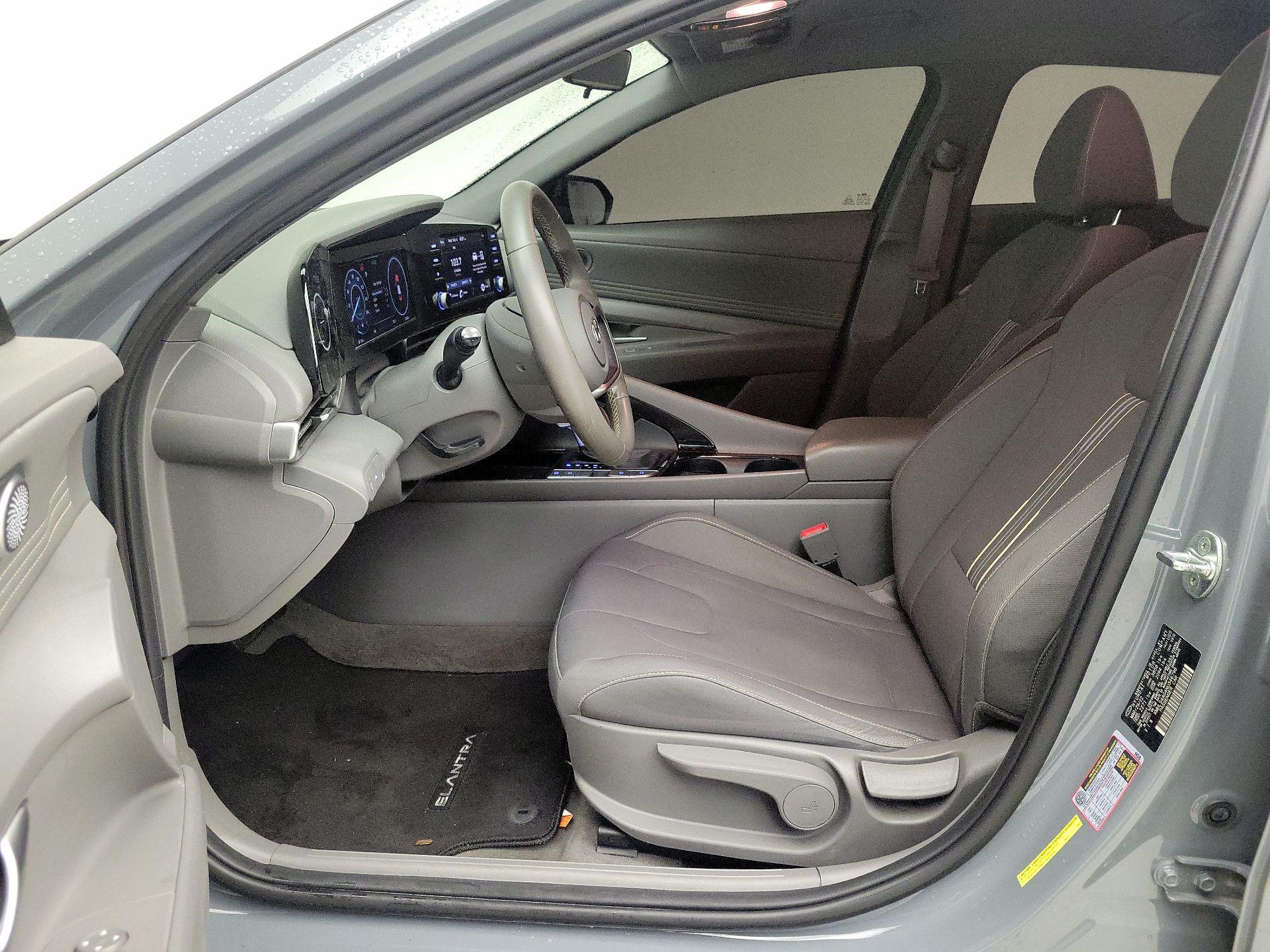 Thumbnail: 2022 Hyundai Elantra - 11