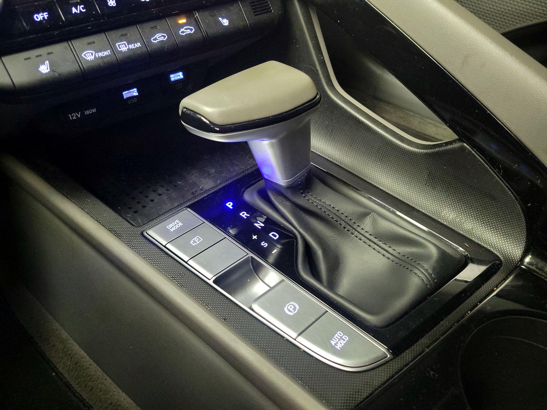 Thumbnail: 2022 Hyundai Elantra - 17