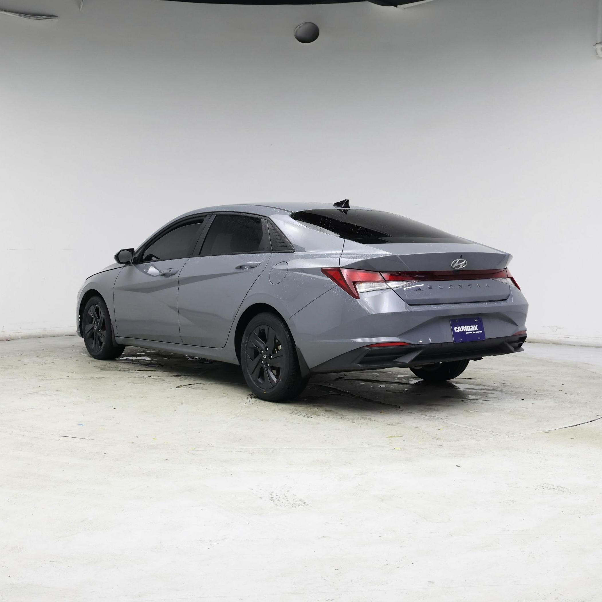 Thumbnail: 2022 Hyundai Elantra - 2