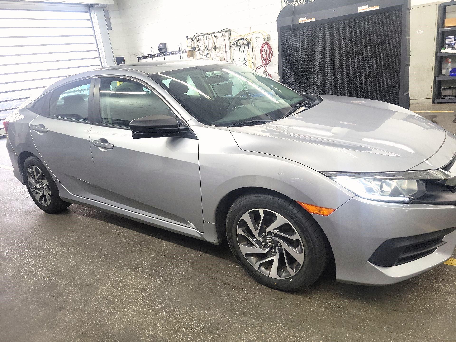 Thumbnail: 2016 Honda Civic - 4