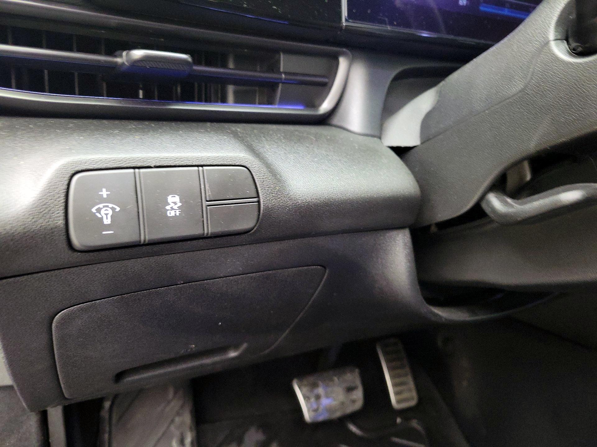 Thumbnail: 2025 Hyundai Elantra - 13