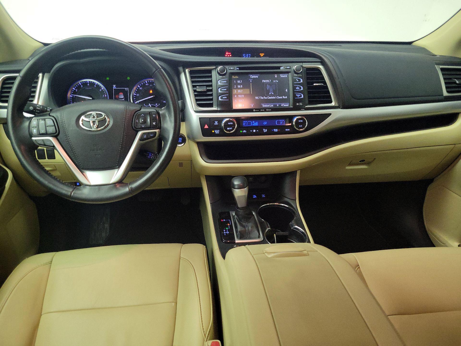 Thumbnail: 2019 Toyota Highlander - 9