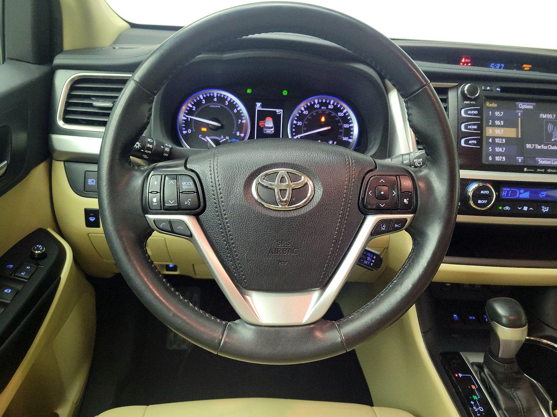 Thumbnail: 2019 Toyota Highlander - 10
