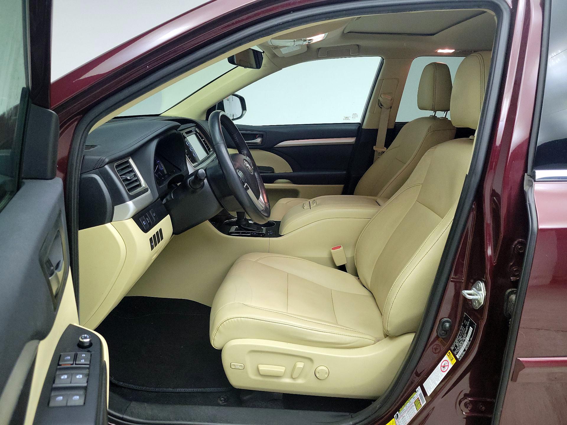 Thumbnail: 2019 Toyota Highlander - 11