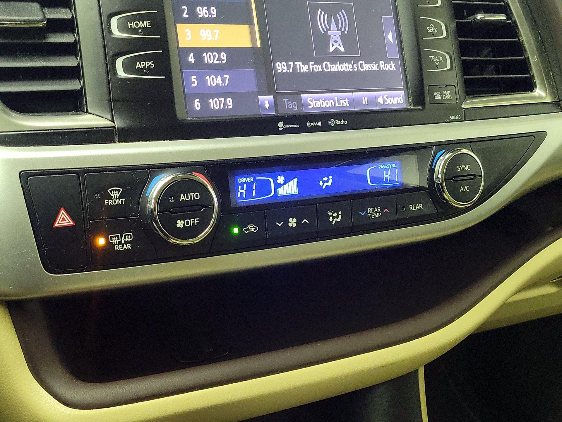 Thumbnail: 2019 Toyota Highlander - 16