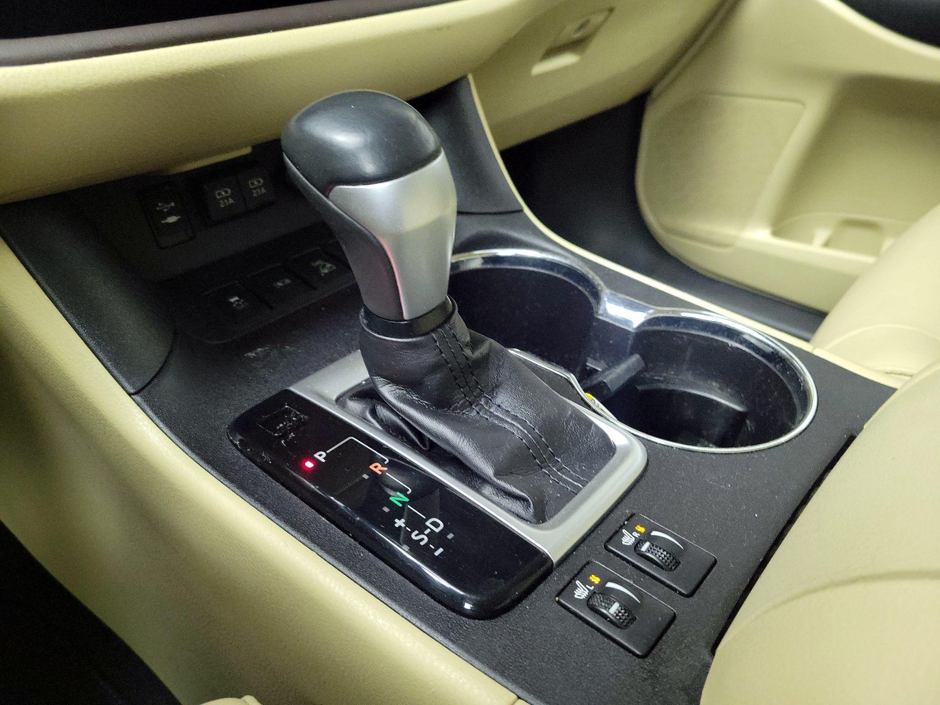 Thumbnail: 2019 Toyota Highlander - 17