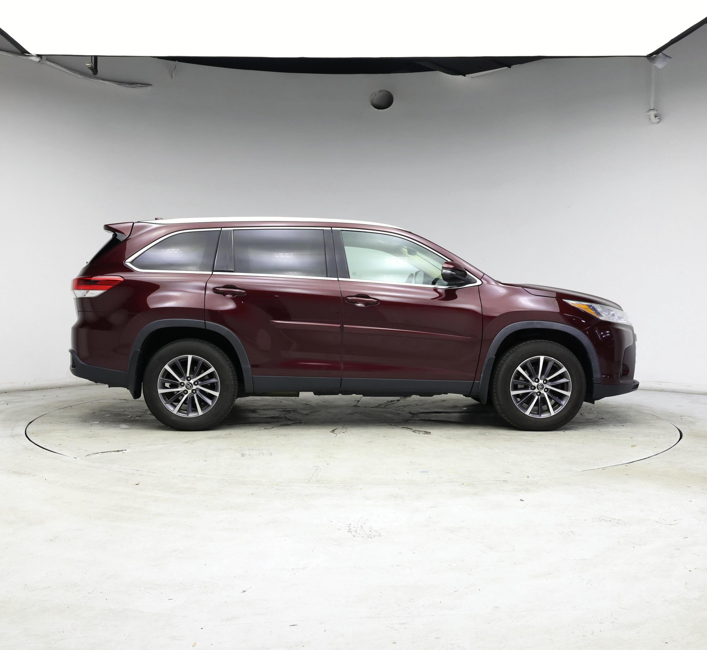 Thumbnail: 2019 Toyota Highlander - 7