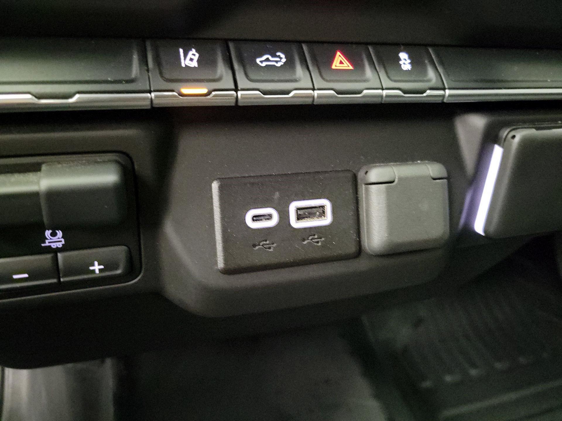 Thumbnail: 2024 GMC Sierra 3500 - 16