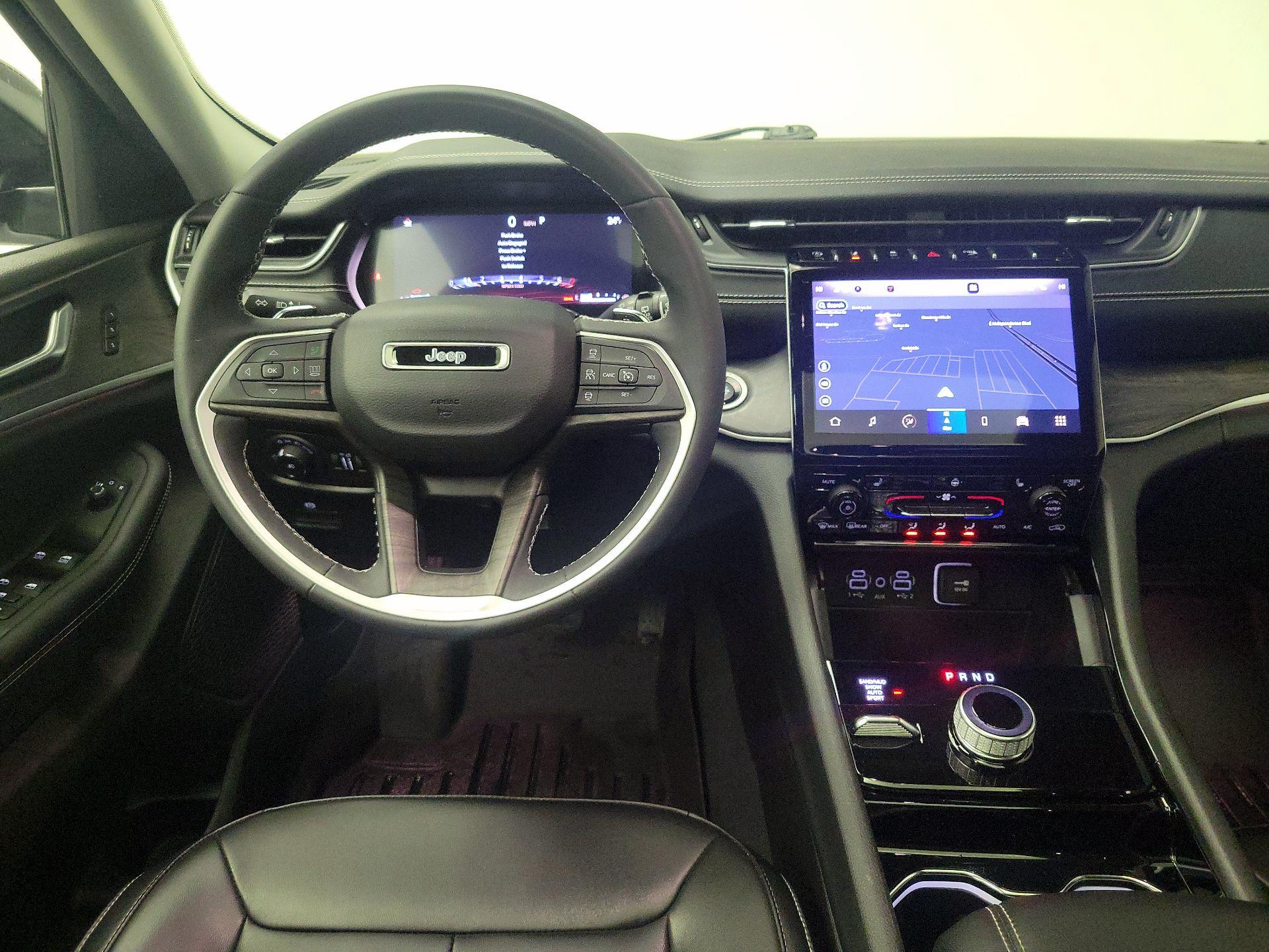 Thumbnail: 2023 Jeep Grand Cherokee - 10