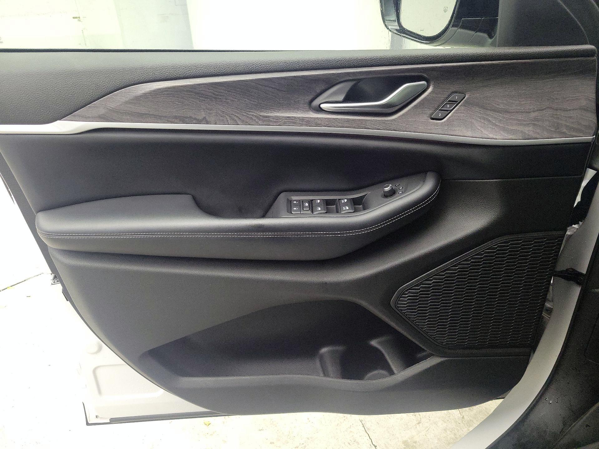 Thumbnail: 2023 Jeep Grand Cherokee - 12