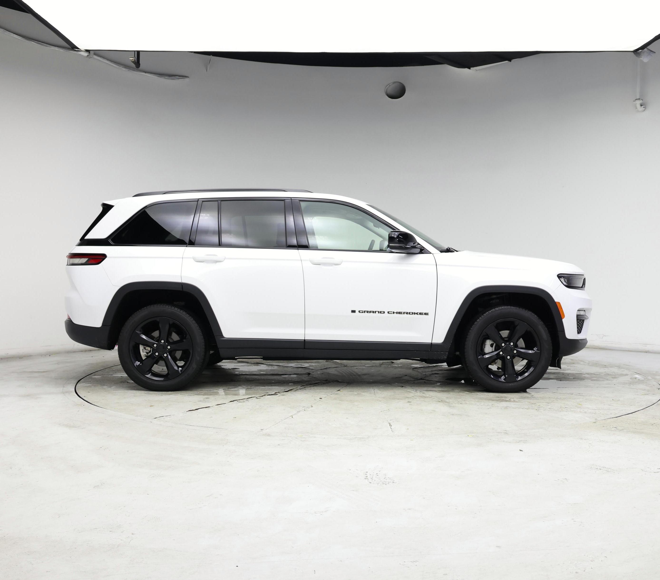 Thumbnail: 2023 Jeep Grand Cherokee - 7