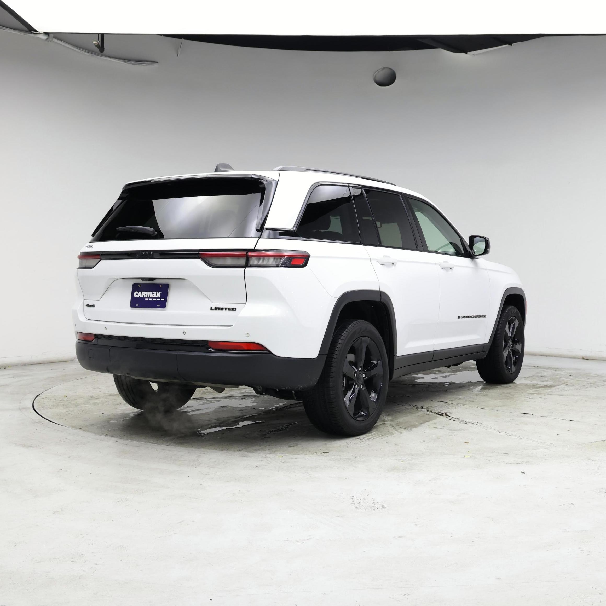 Thumbnail: 2023 Jeep Grand Cherokee - 8