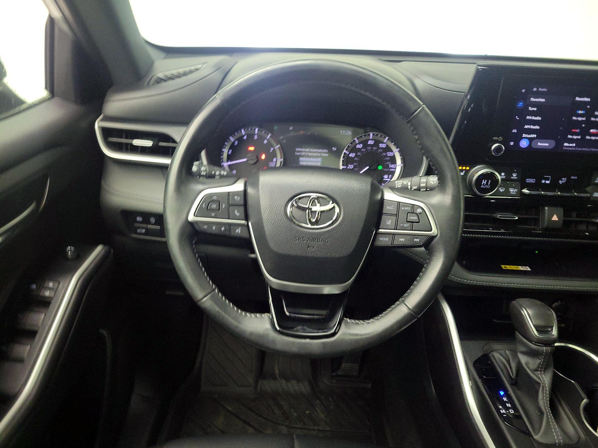 Thumbnail: 2024 Toyota Highlander - 10