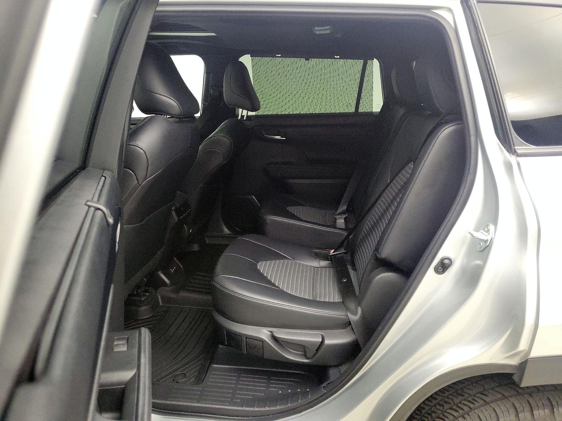 Thumbnail: 2024 Toyota Highlander - 20