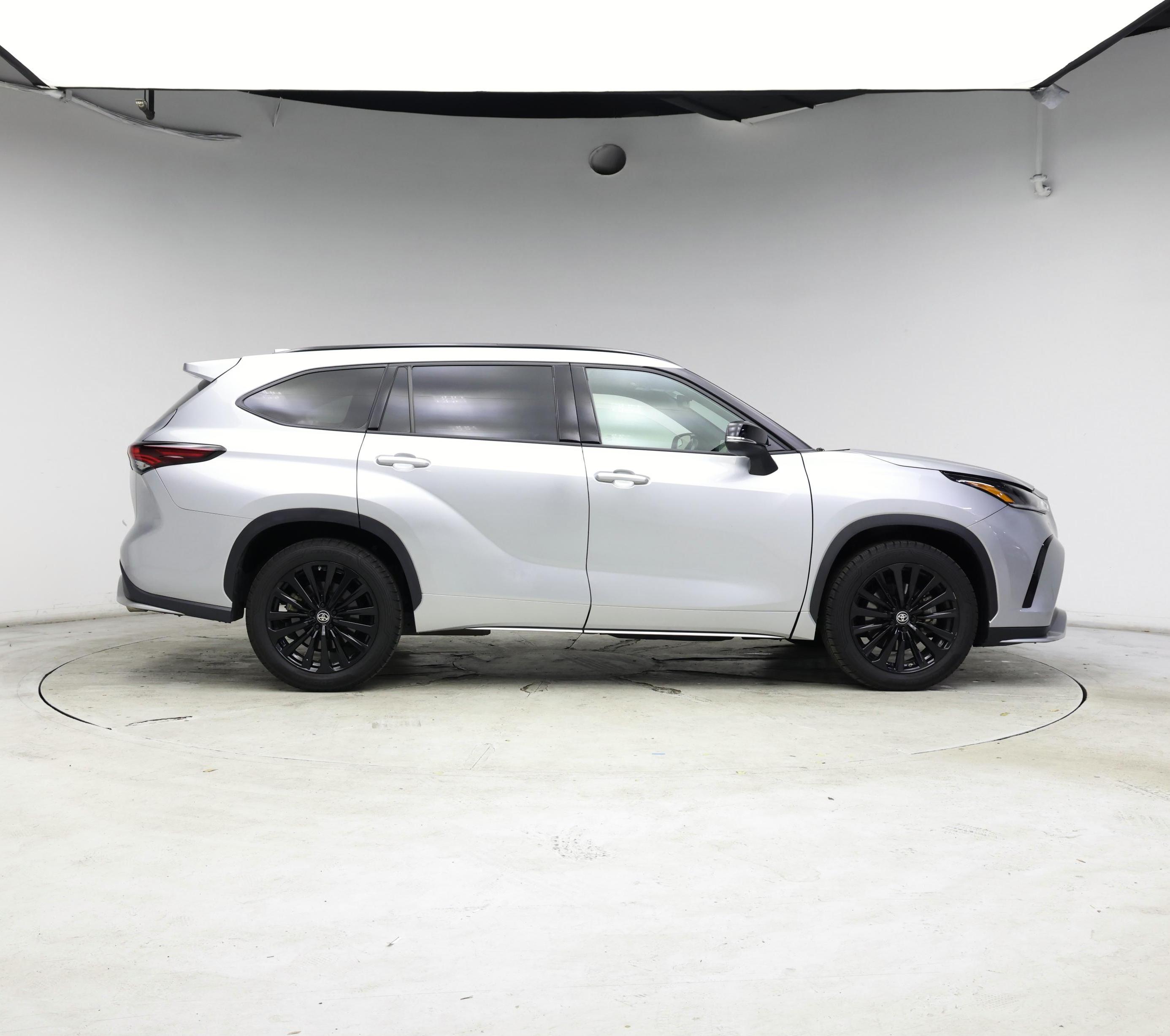 Thumbnail: 2024 Toyota Highlander - 7