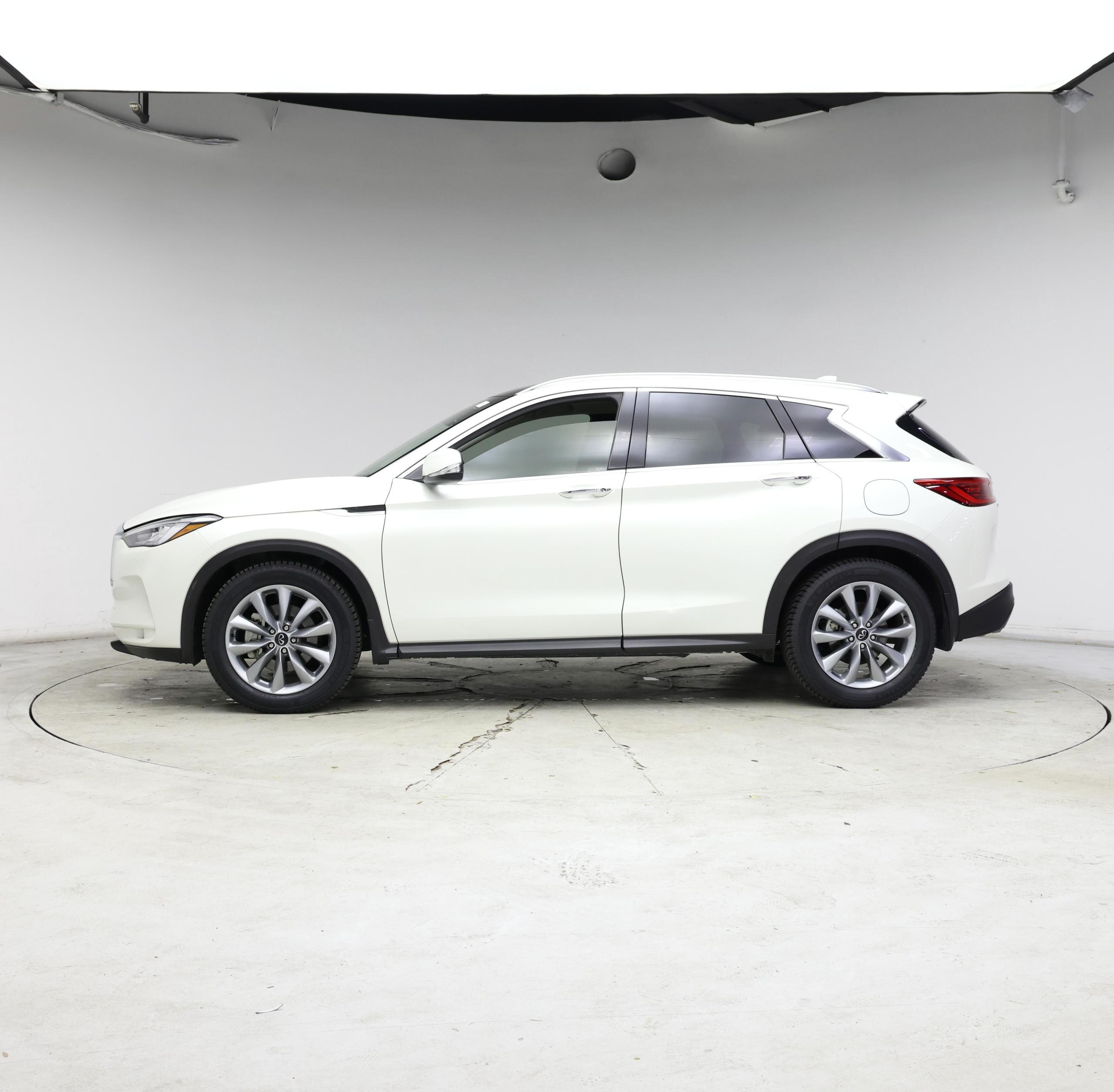 Thumbnail: 2021 INFINITI QX50 - 3