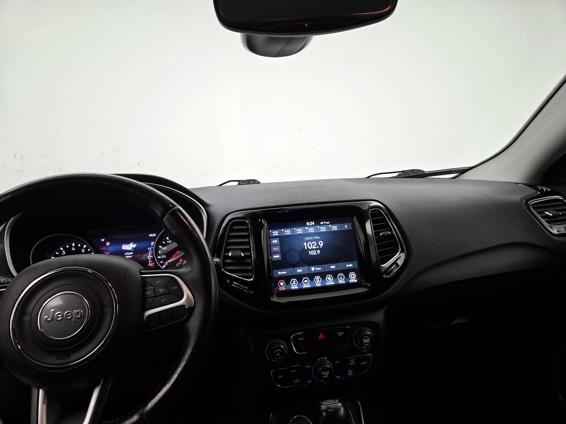 Thumbnail: 2020 Jeep Compass - 9