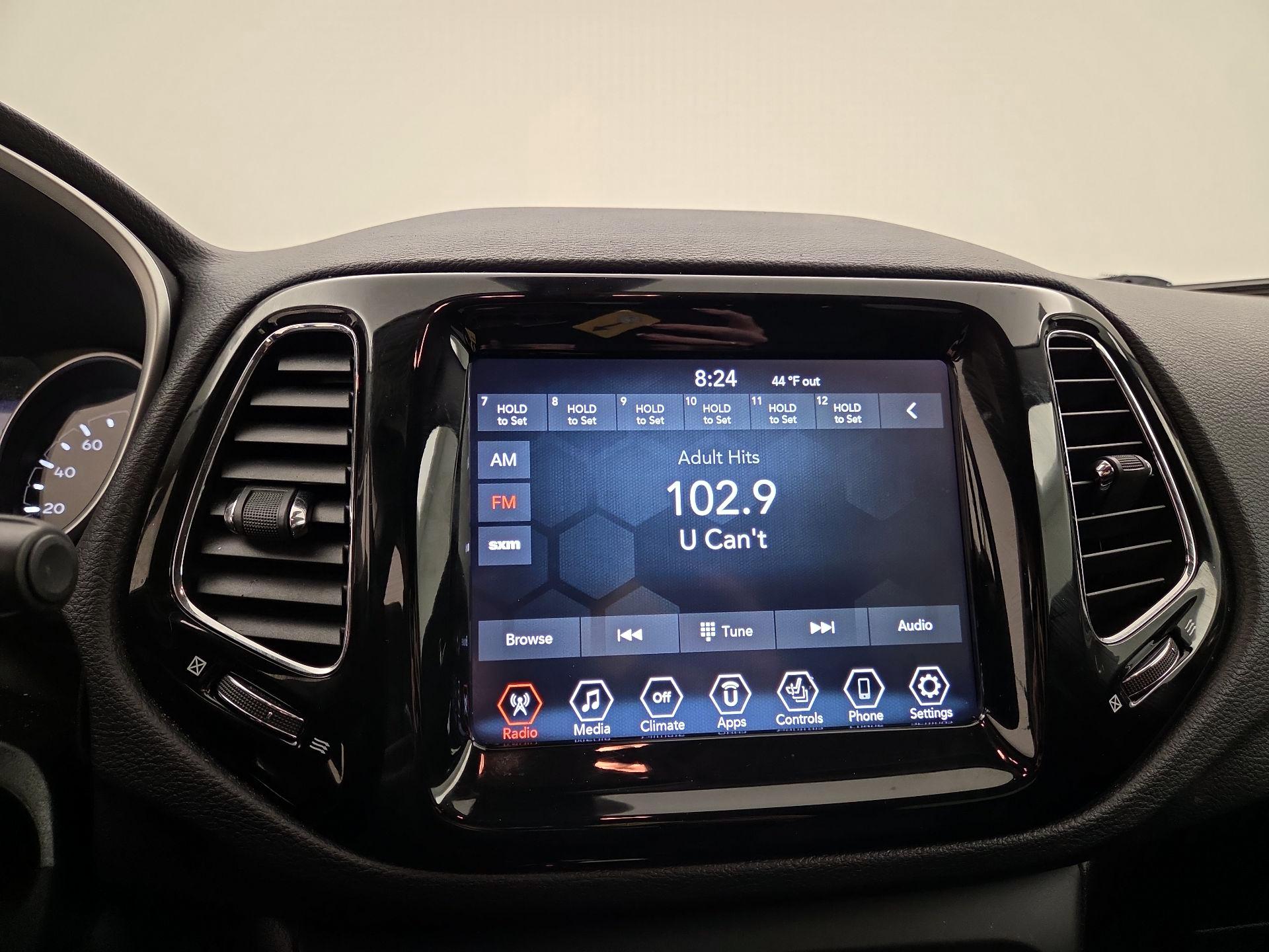 Thumbnail: 2020 Jeep Compass - 15