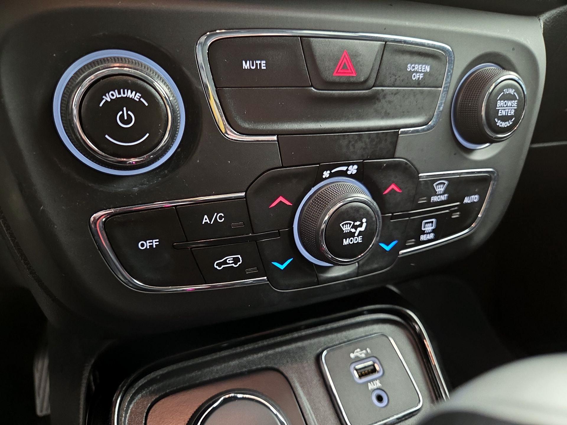 Thumbnail: 2020 Jeep Compass - 16