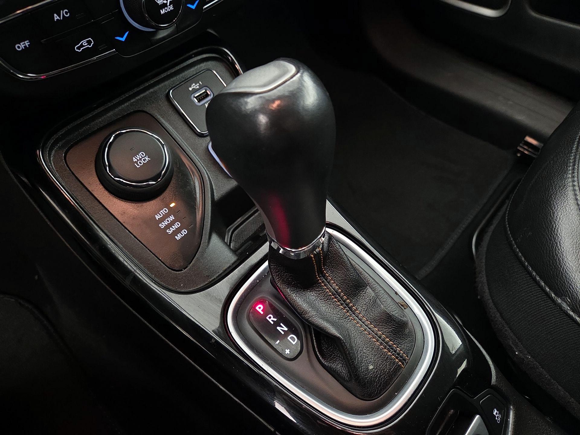 Thumbnail: 2020 Jeep Compass - 17