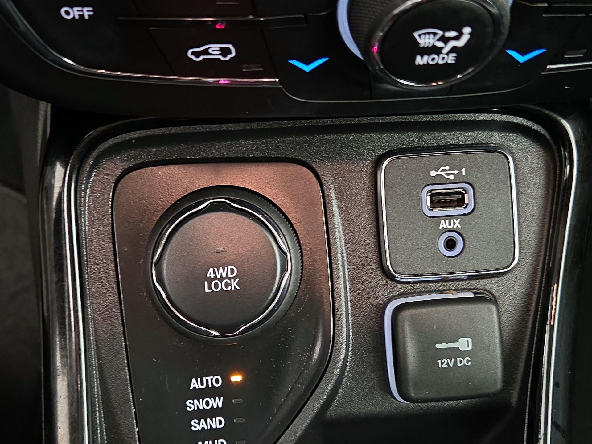 Thumbnail: 2020 Jeep Compass - 18