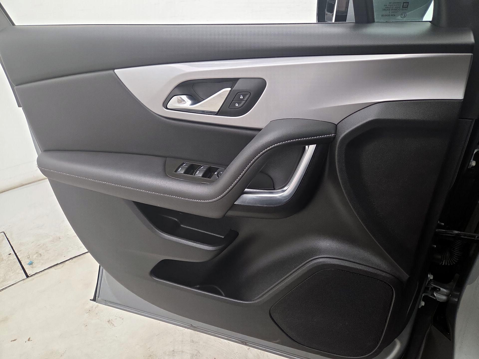 Thumbnail: 2023 Chevrolet Blazer - 12