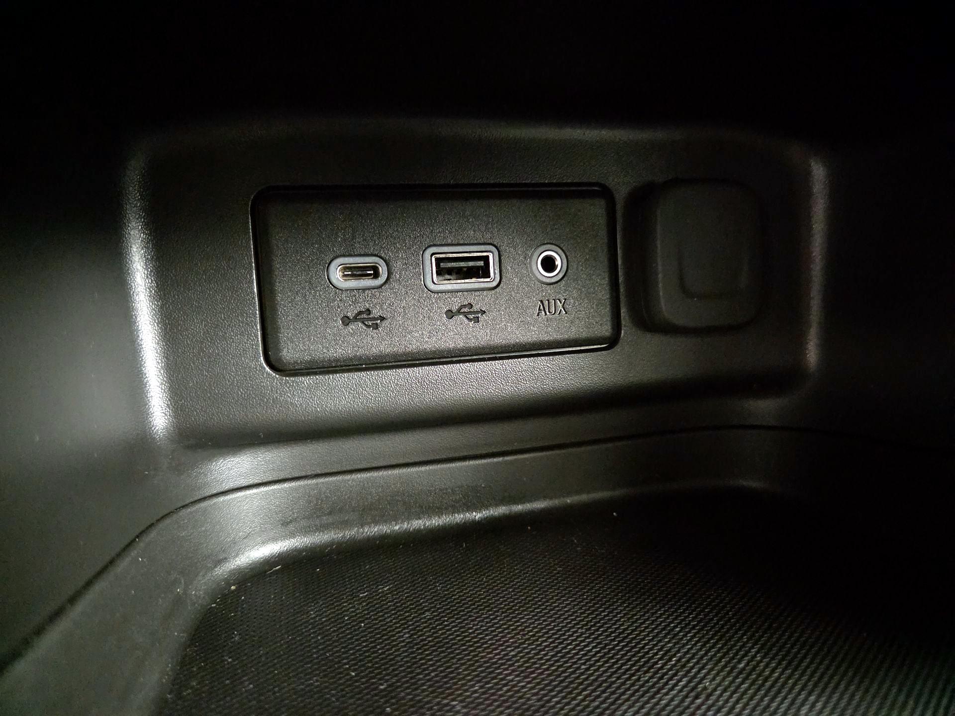 Thumbnail: 2024 Chevrolet Equinox - 18