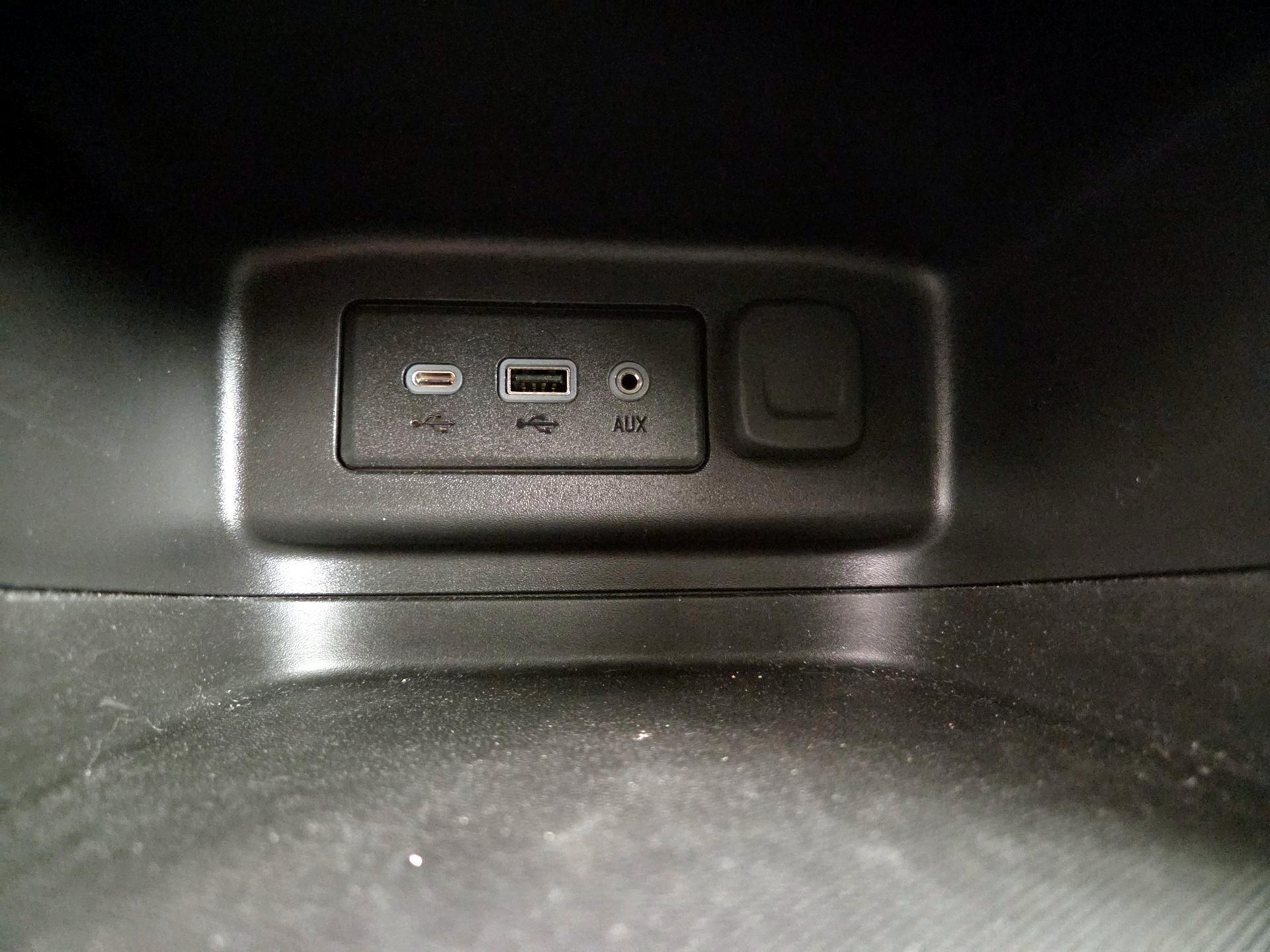 Thumbnail: 2023 Chevrolet Equinox - 18