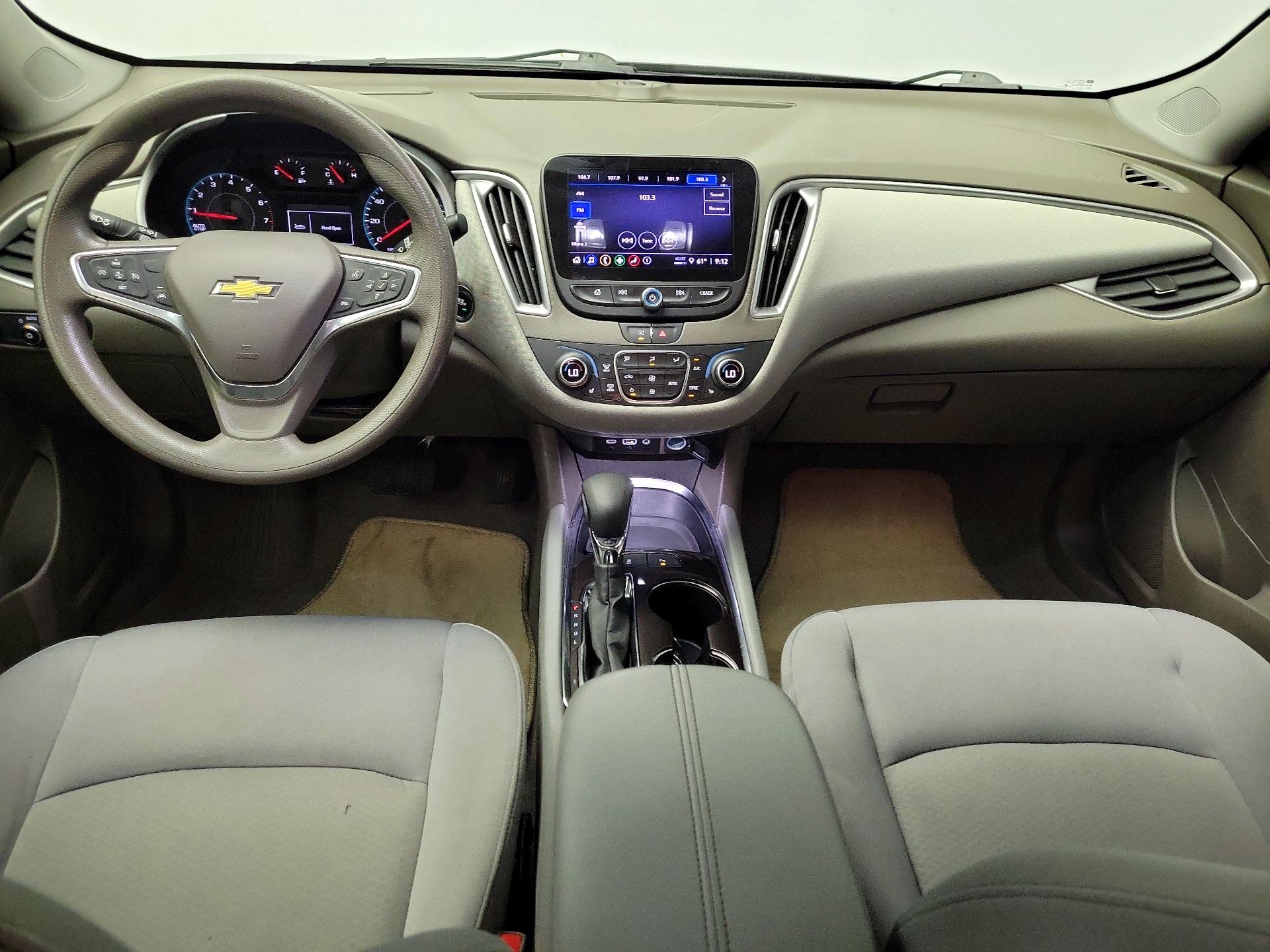 Thumbnail: 2022 Chevrolet Malibu - 9