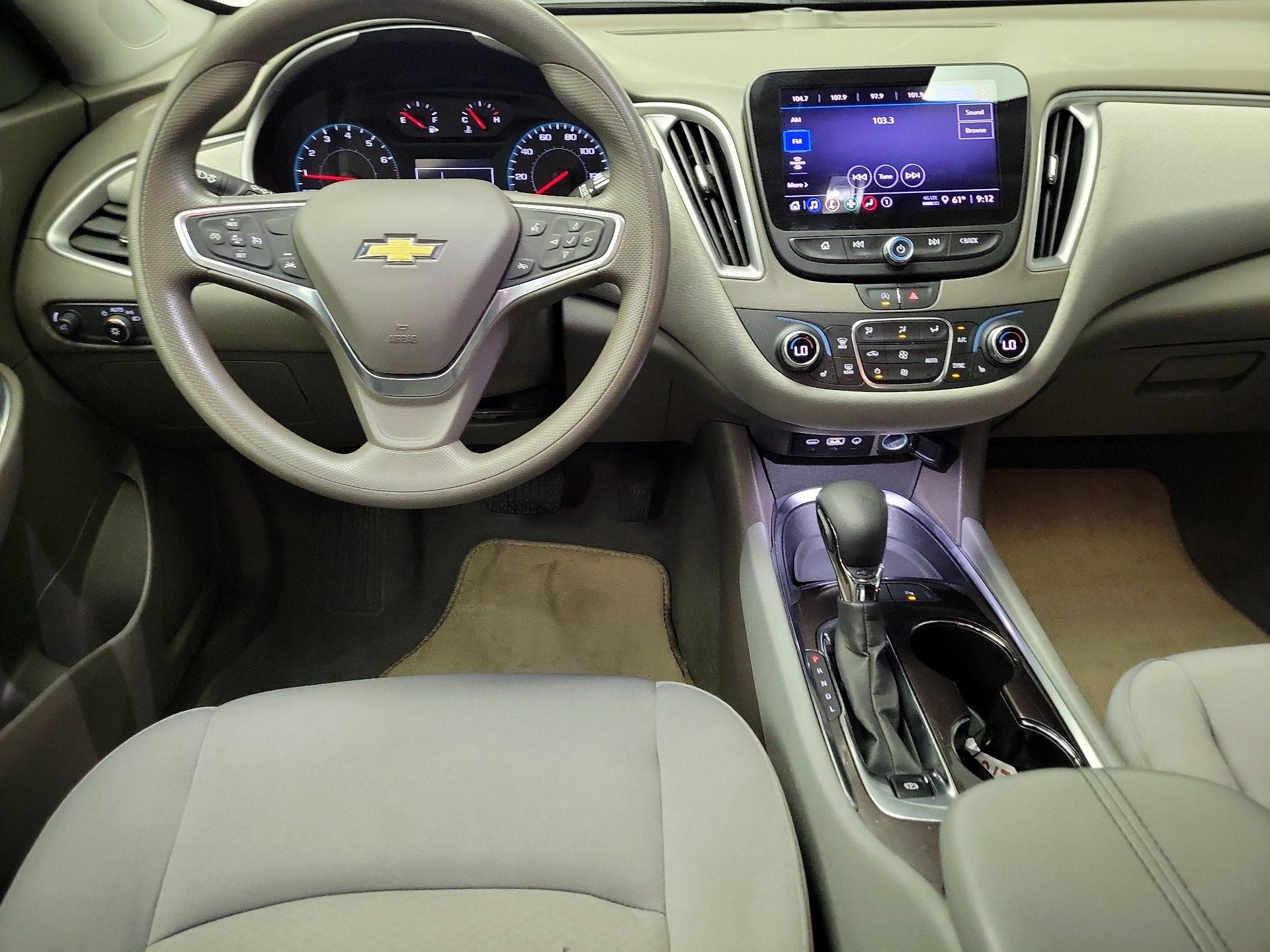 Thumbnail: 2022 Chevrolet Malibu - 10