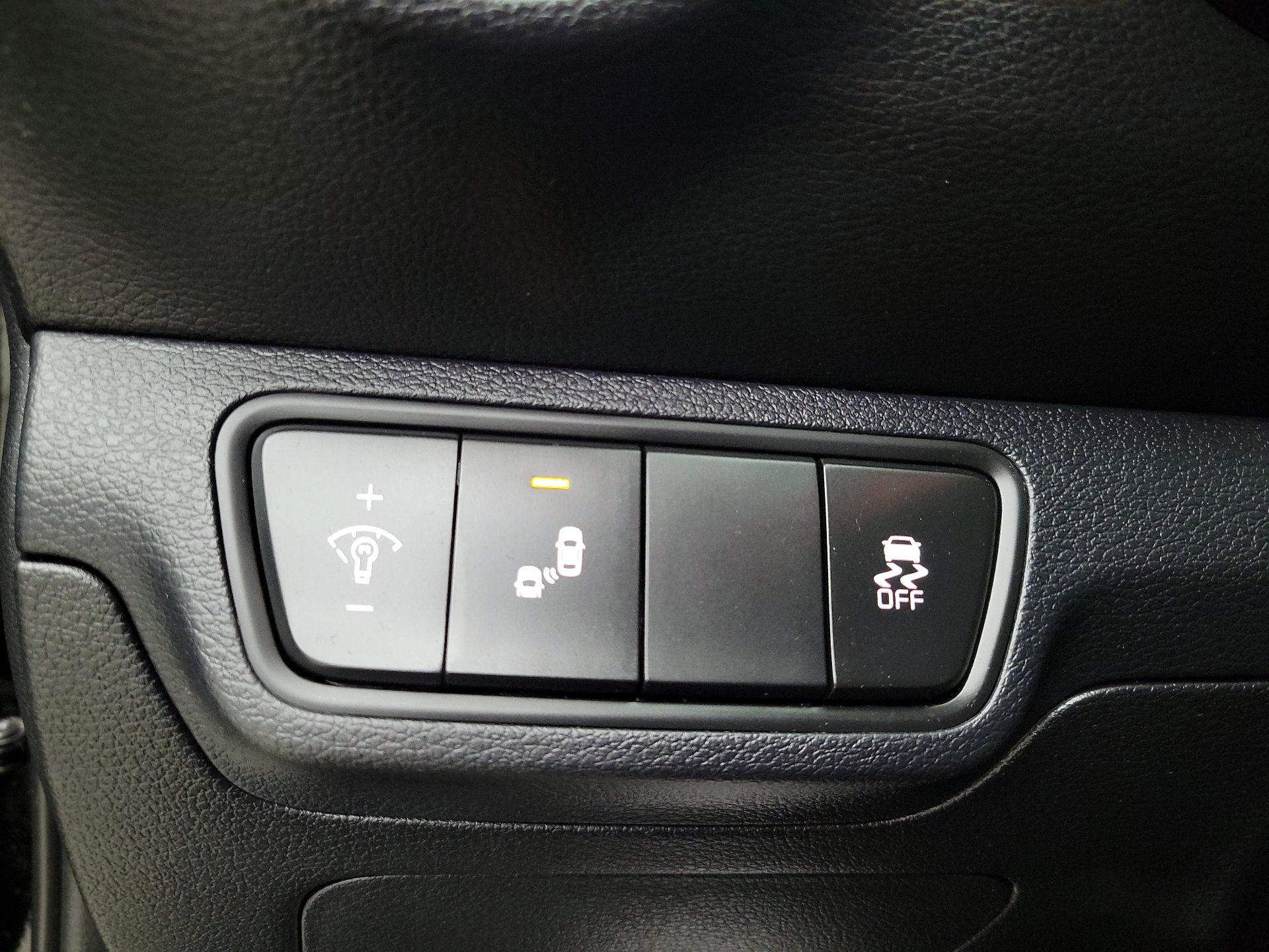 Thumbnail: 2022 Kia Forte - 13