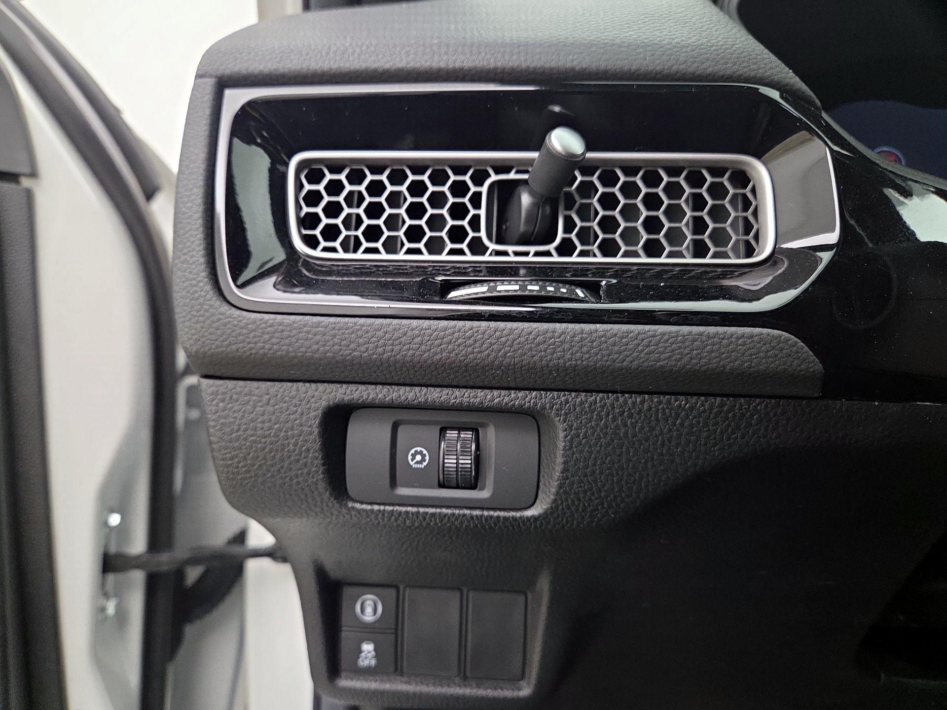 Thumbnail: 2024 Honda Civic - 13