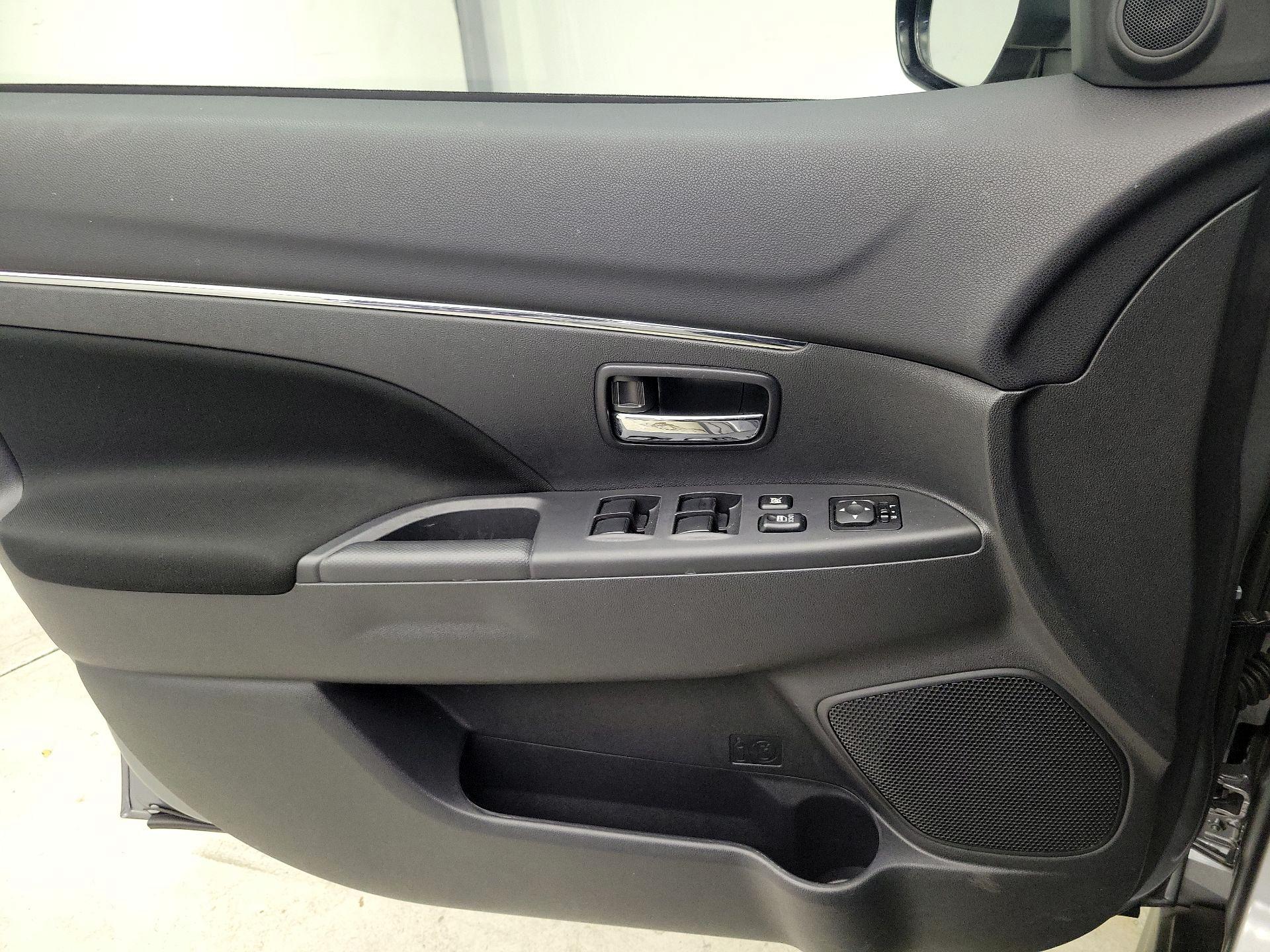 Thumbnail: 2025 Mitsubishi Outlander Sport - 12