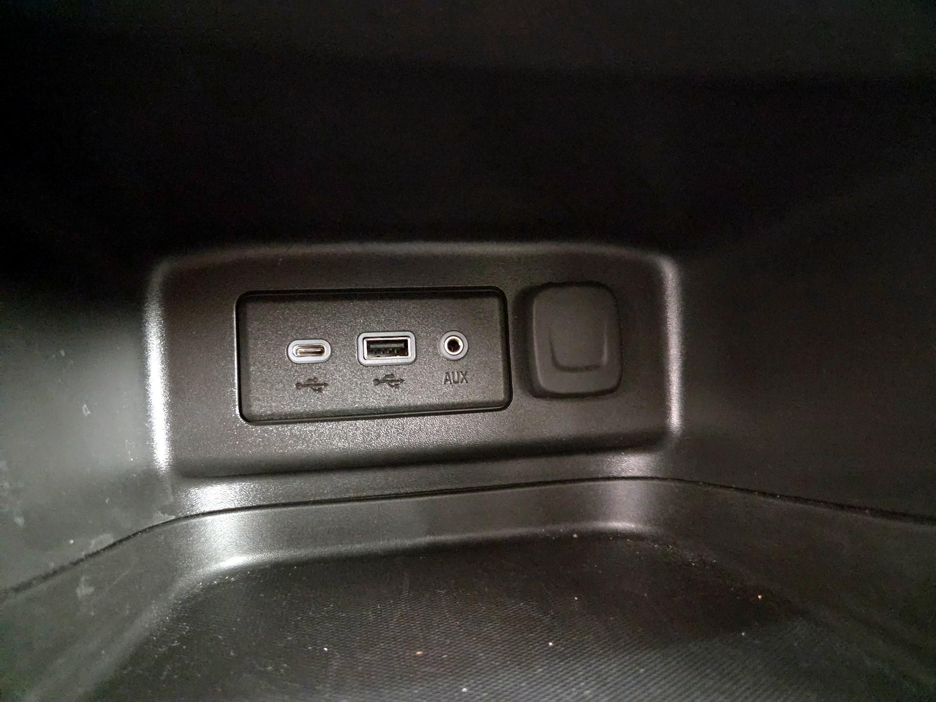 Thumbnail: 2023 Chevrolet Equinox - 18