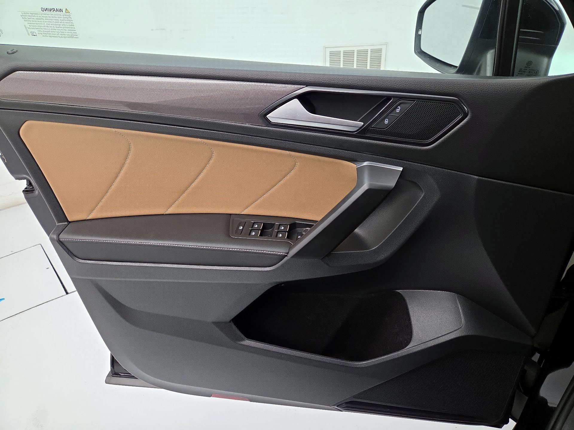 Thumbnail: 2022 Volkswagen Tiguan - 12