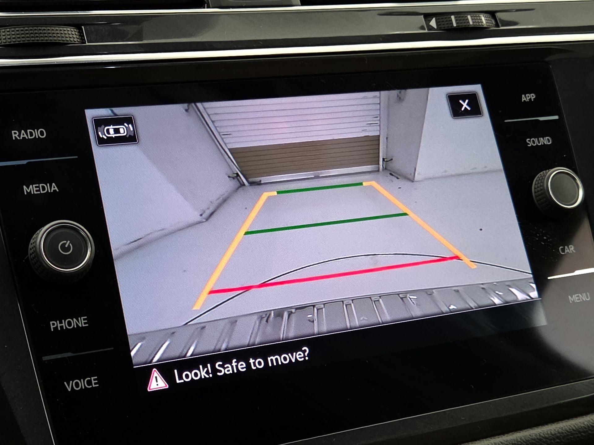 Thumbnail: 2022 Volkswagen Tiguan - 14