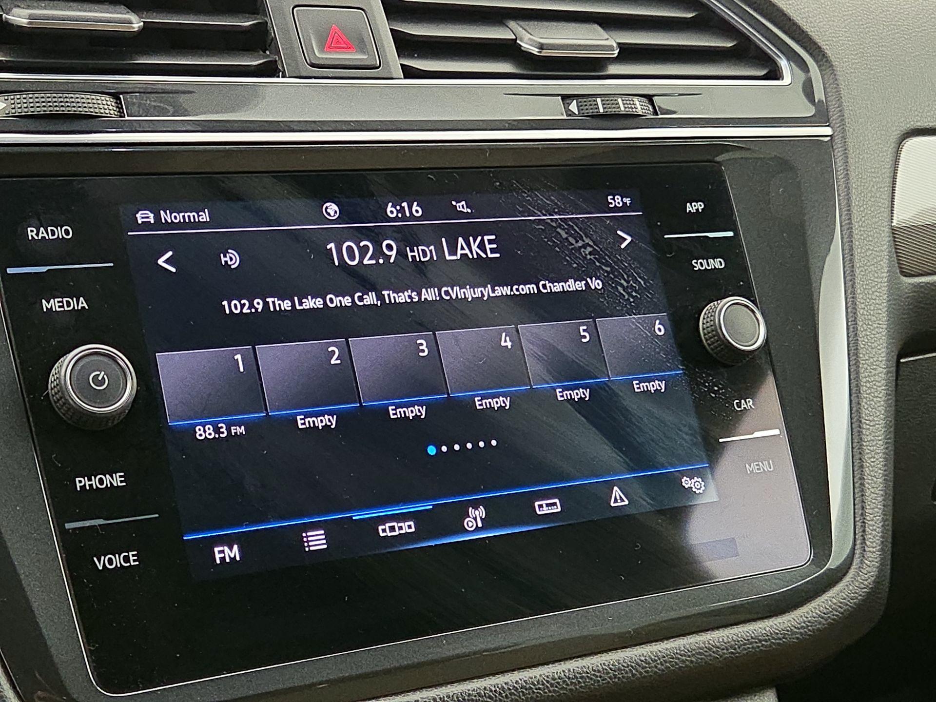 Thumbnail: 2022 Volkswagen Tiguan - 15