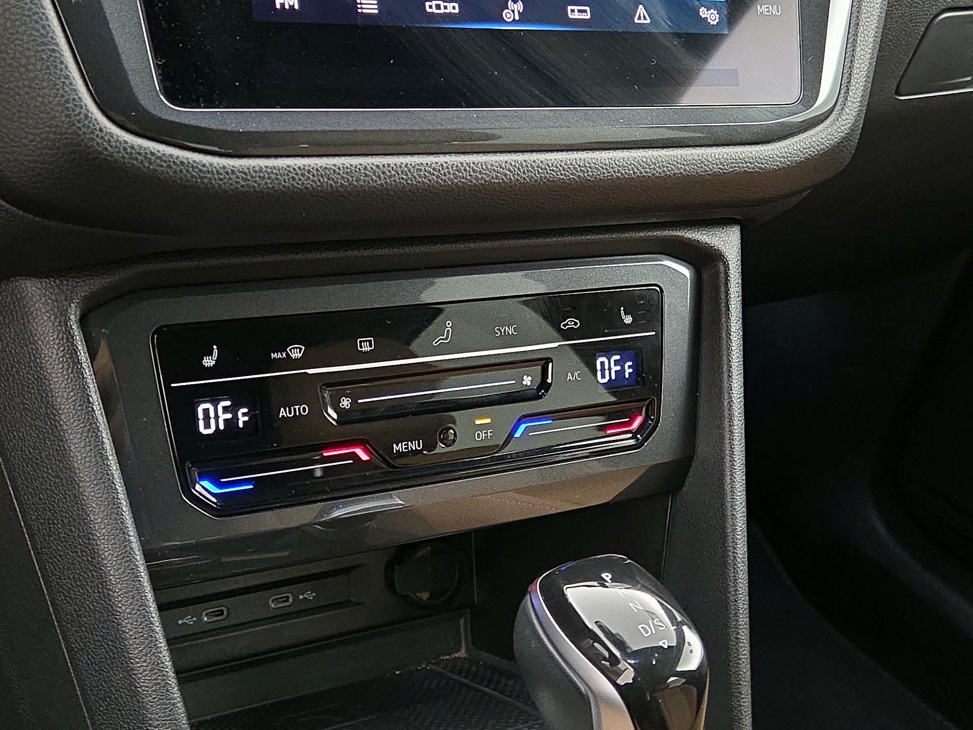 Thumbnail: 2022 Volkswagen Tiguan - 16