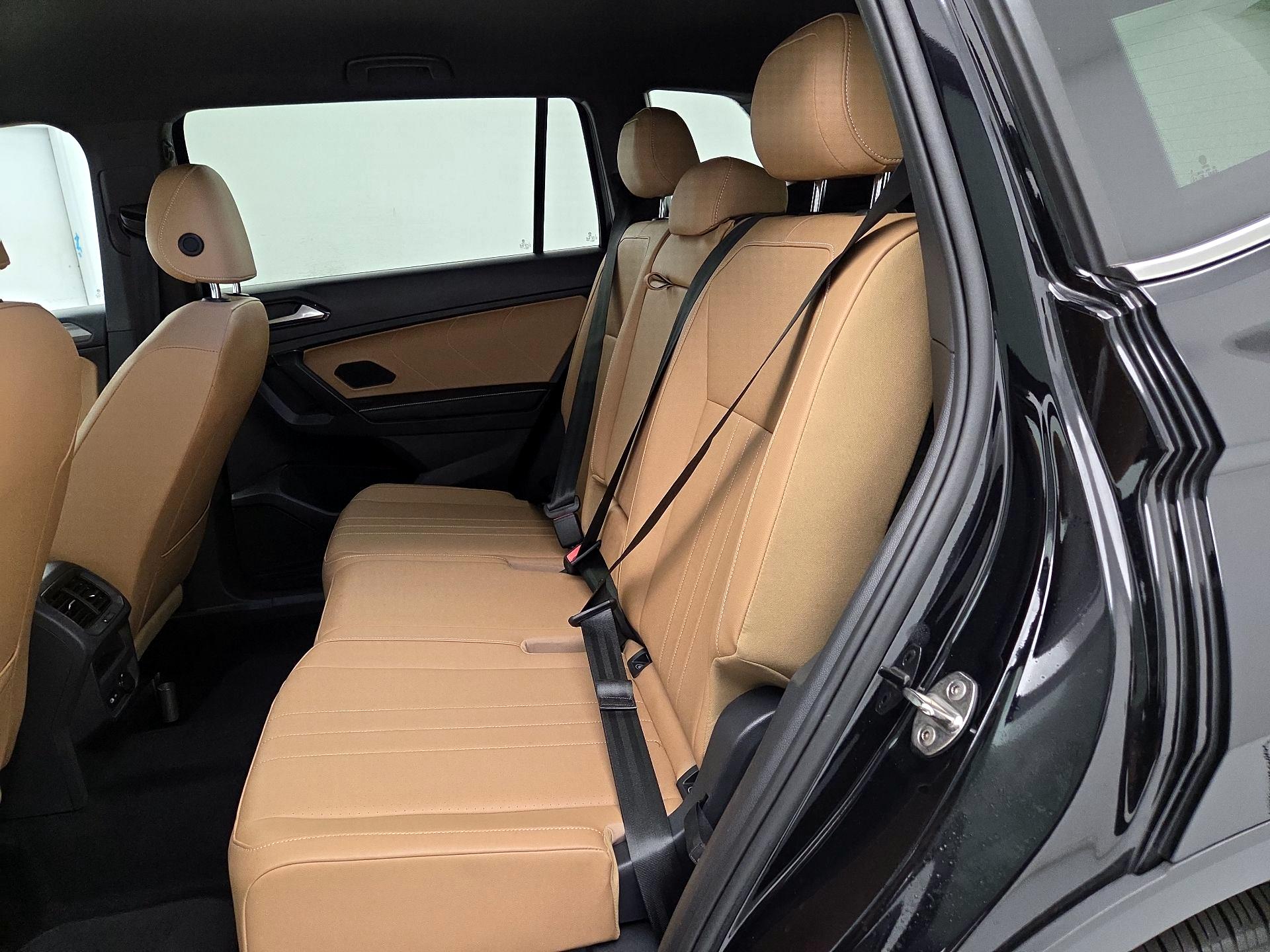 Thumbnail: 2022 Volkswagen Tiguan - 19