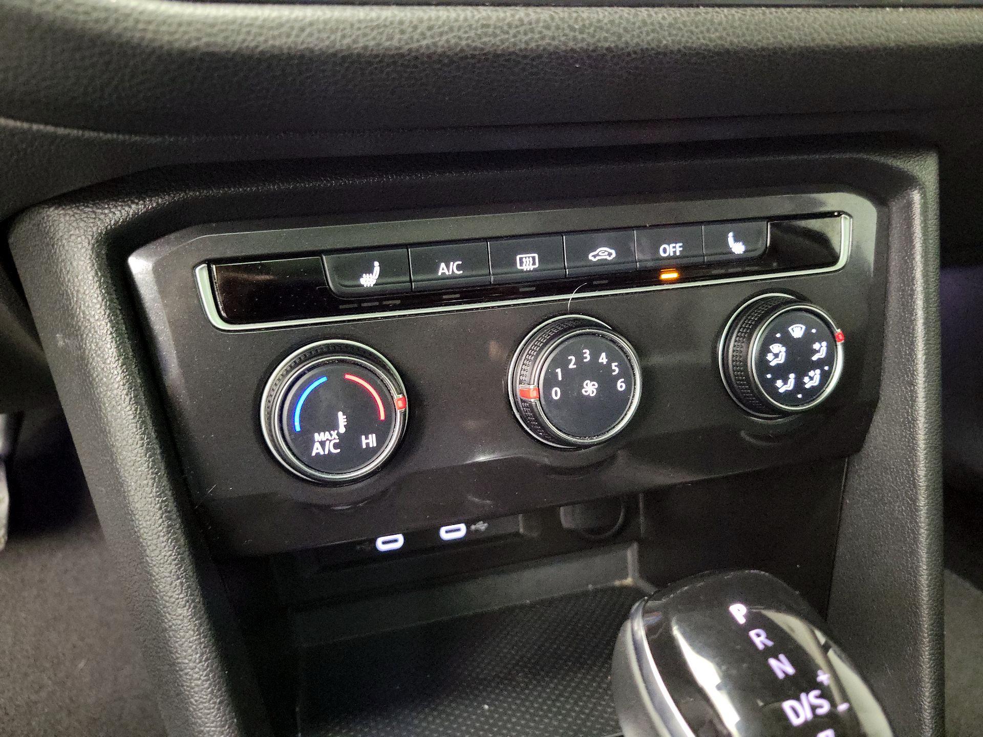 Thumbnail: 2024 Volkswagen Tiguan - 16