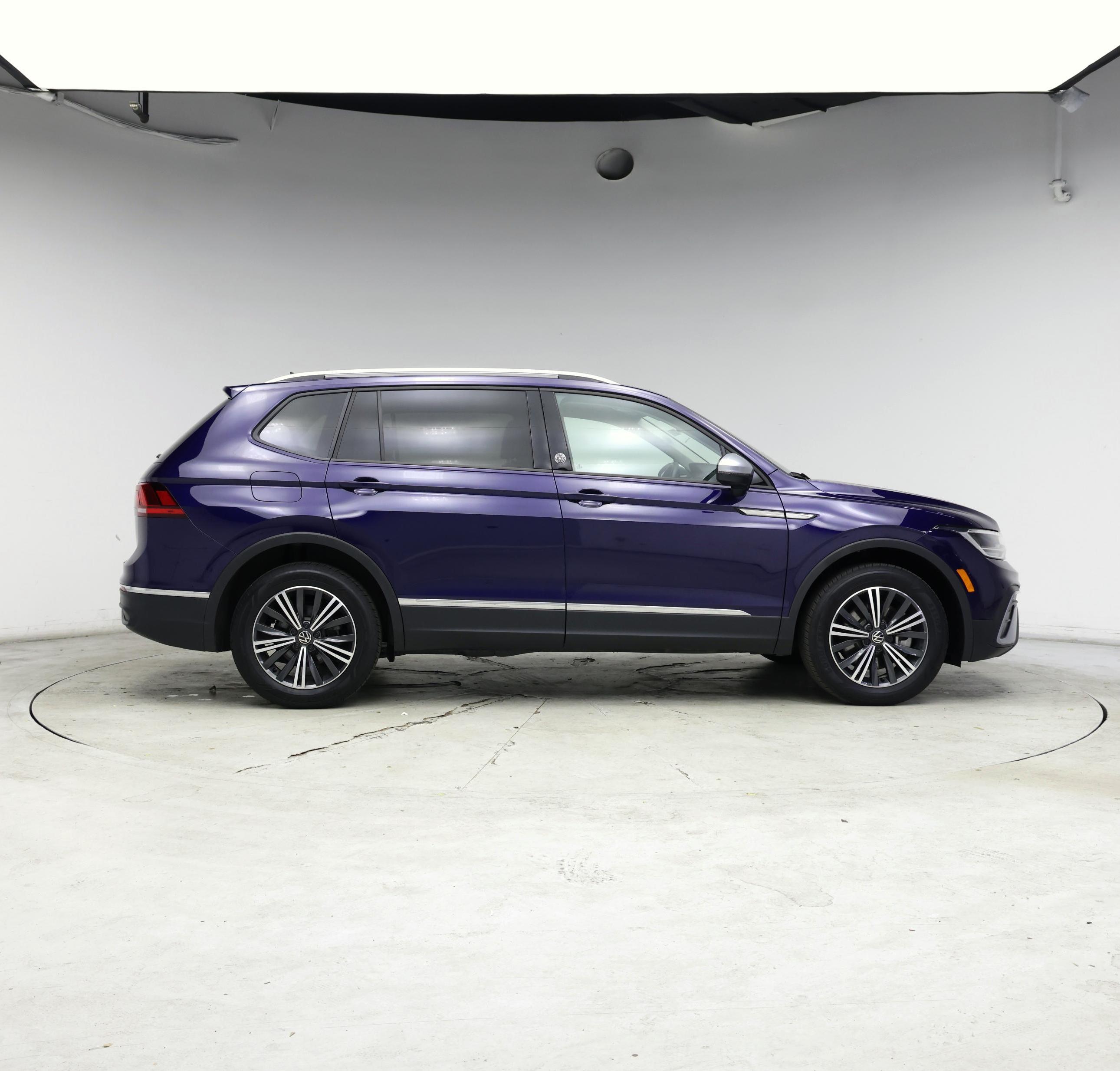 Thumbnail: 2024 Volkswagen Tiguan - 7