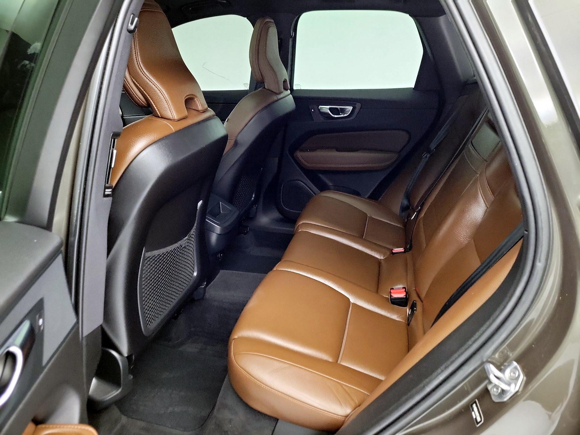 Thumbnail: 2021 Volvo XC60 - 19