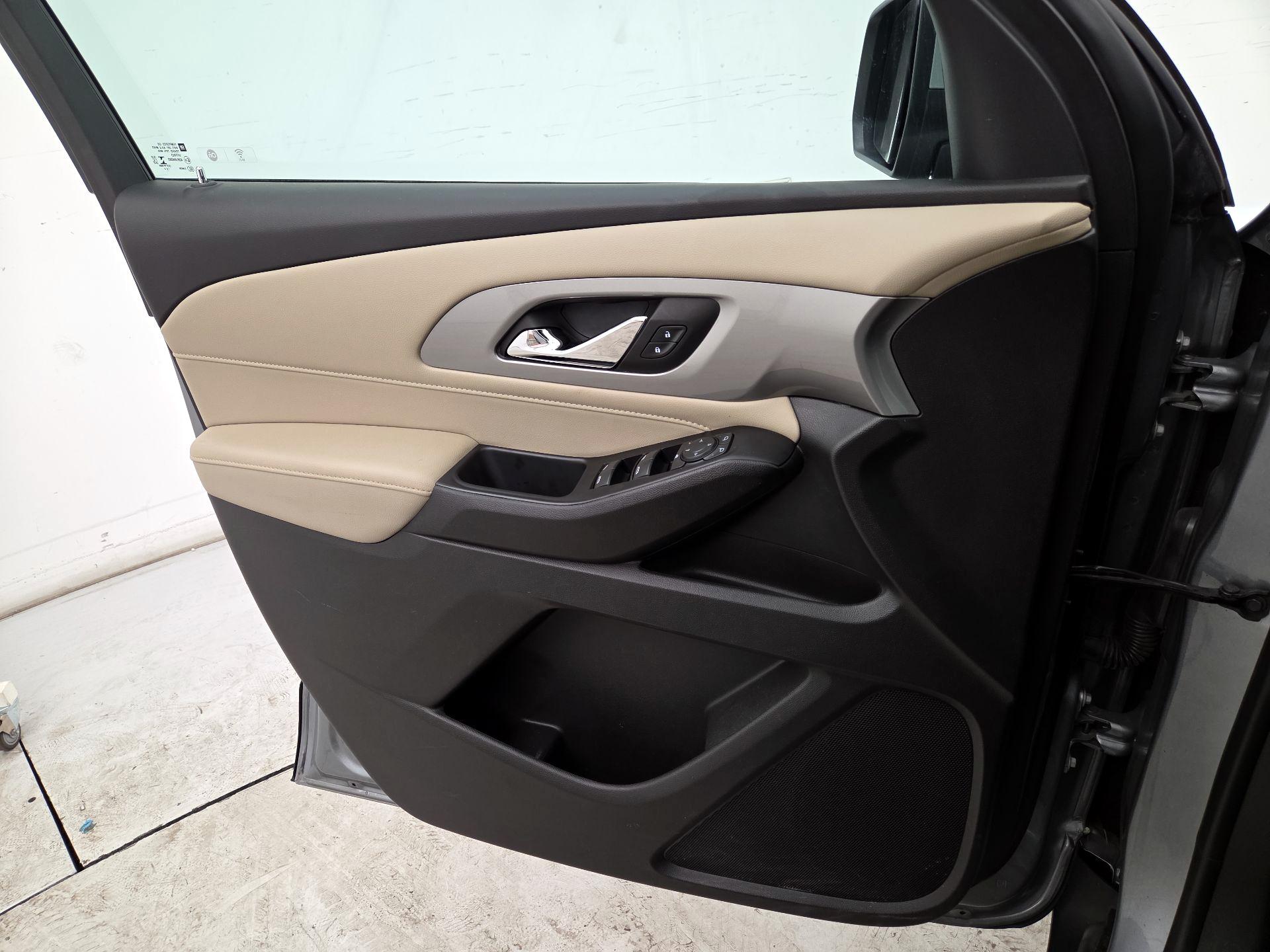 Thumbnail: 2023 Chevrolet Traverse - 12