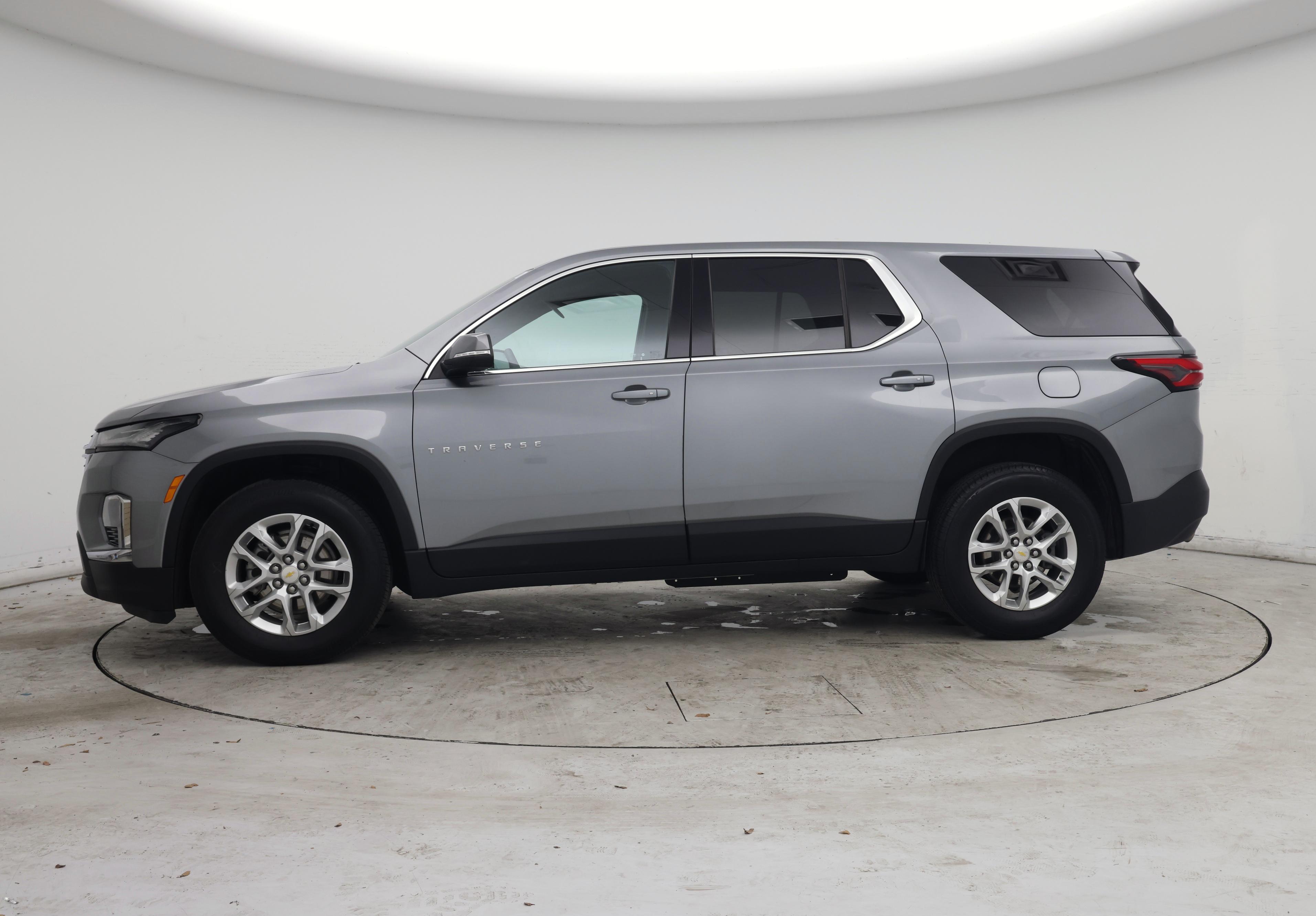 Thumbnail: 2023 Chevrolet Traverse - 3