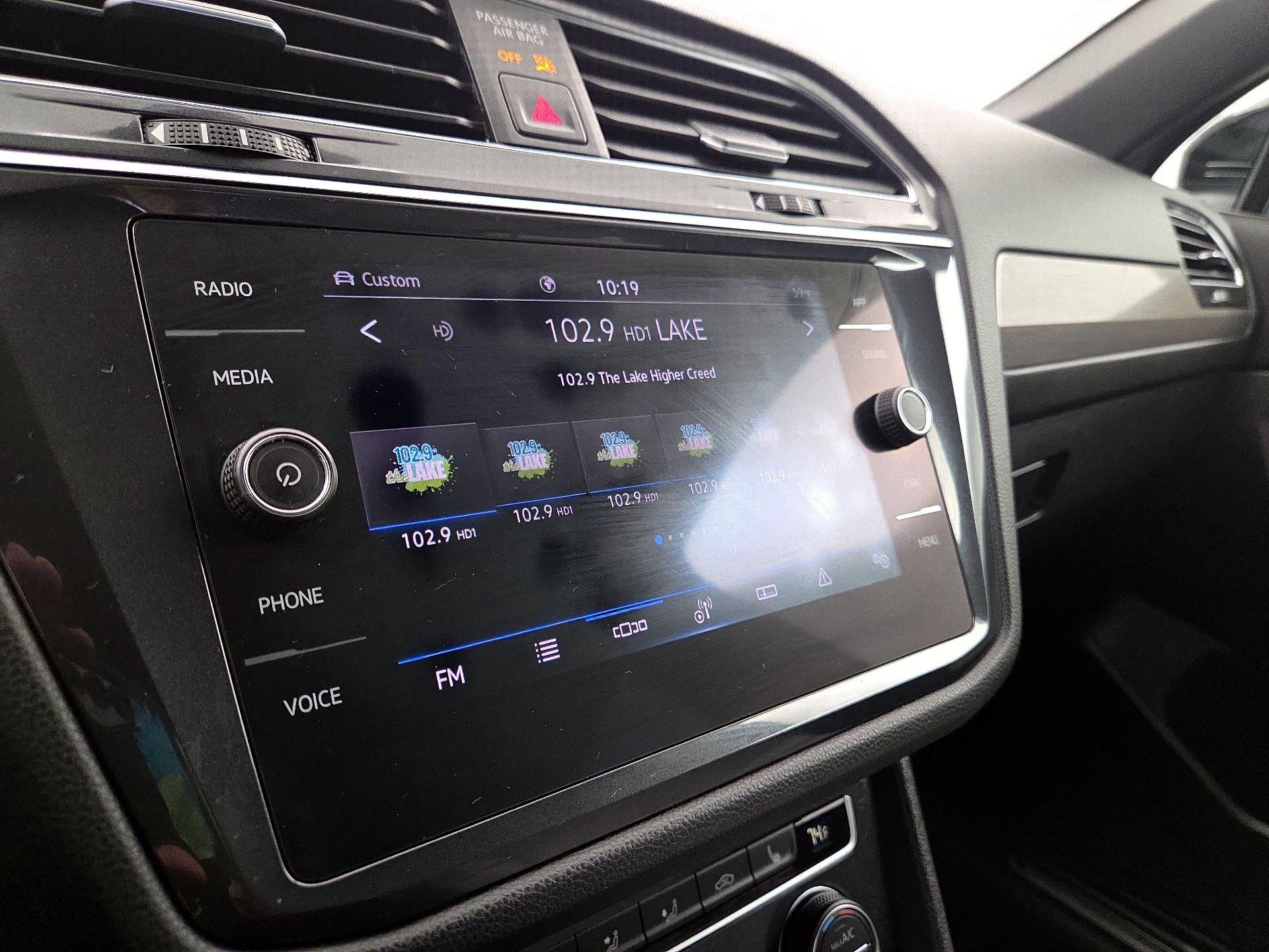 Thumbnail: 2021 Volkswagen Tiguan - 15