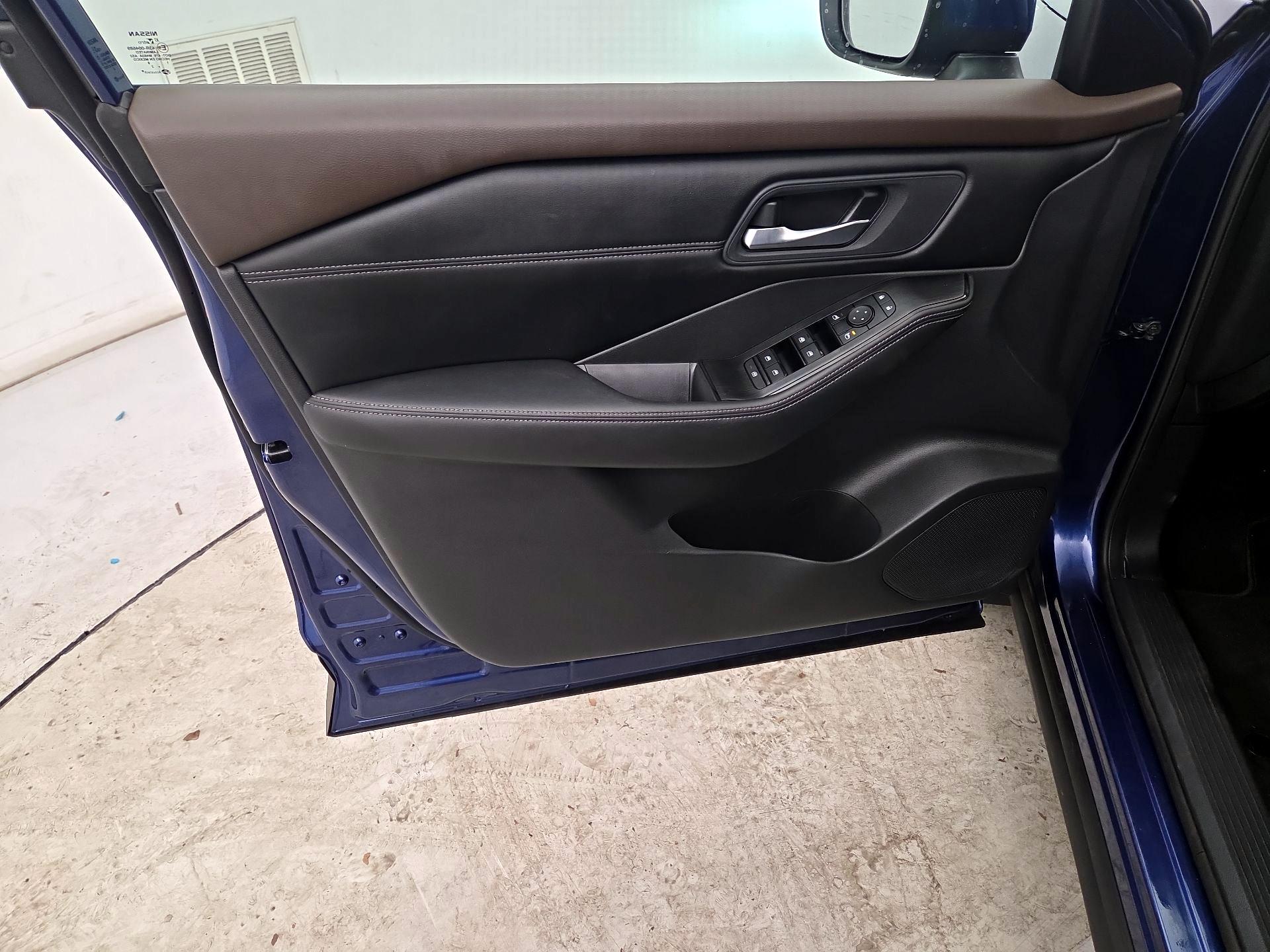 Thumbnail: 2022 Nissan Rogue - 12