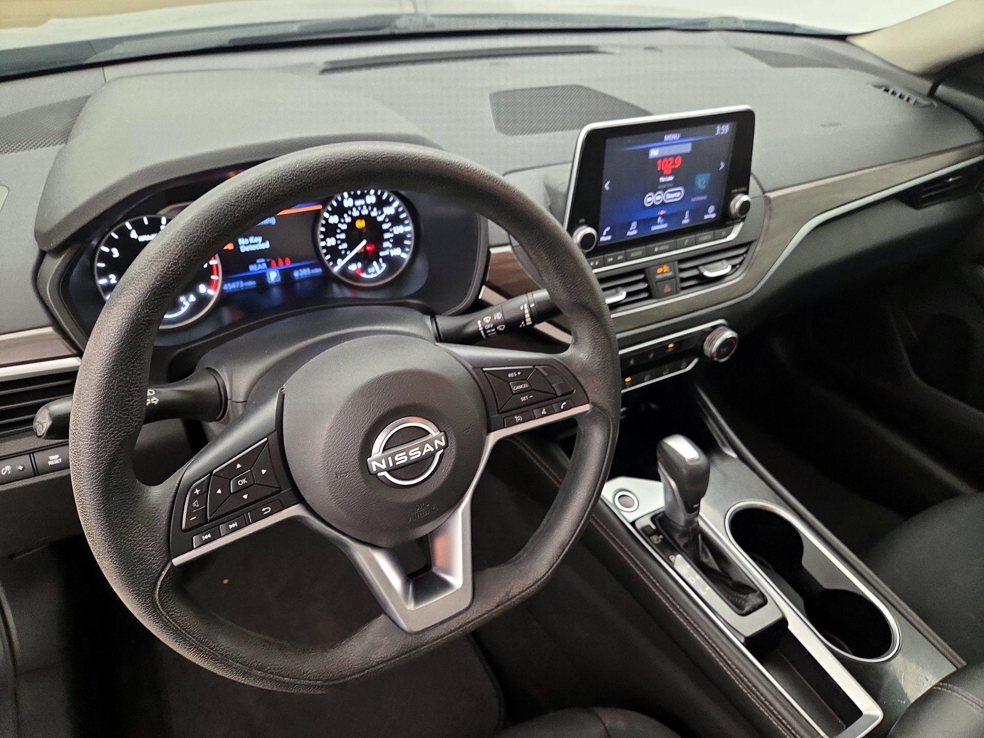 Thumbnail: 2023 Nissan Altima - 9