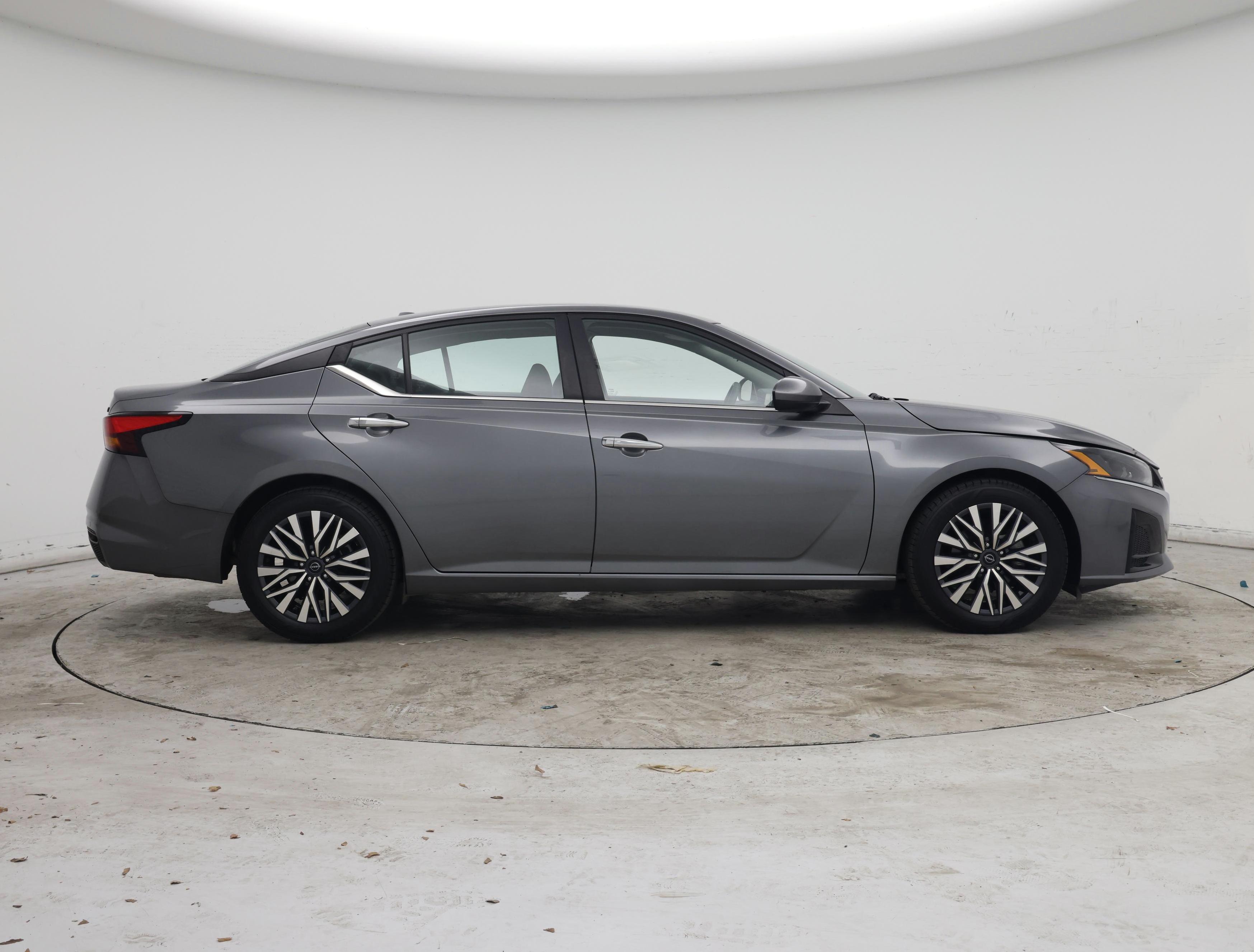 Thumbnail: 2023 Nissan Altima - 7