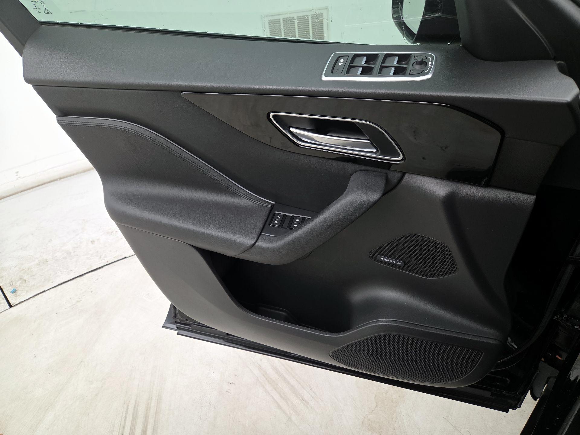 Thumbnail: 2025 Toyota Corolla - 12