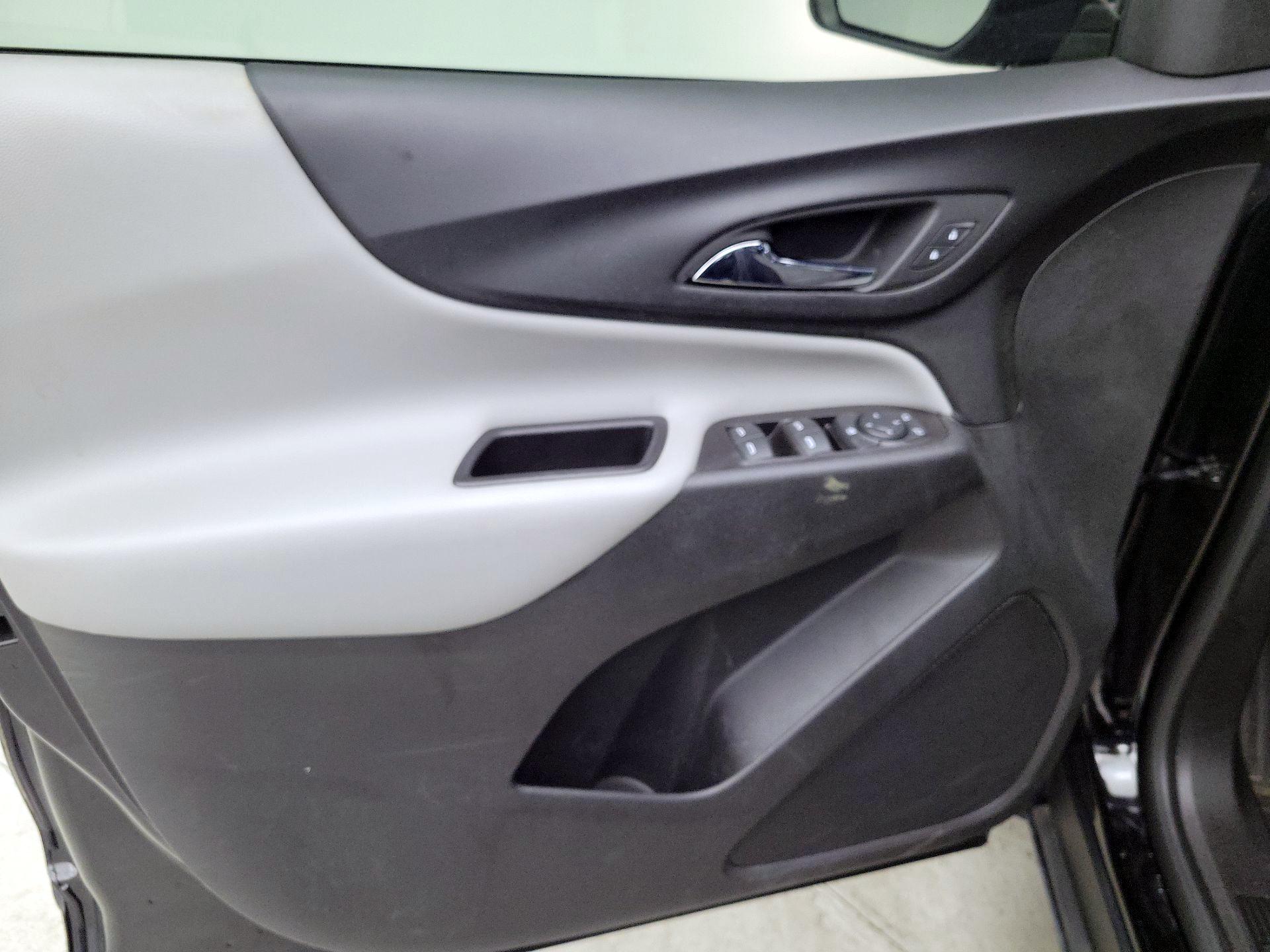 Thumbnail: 2018 Chevrolet Equinox - 12